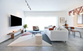 Stylish 3BR Apartment By Vacay